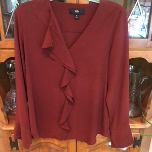 Small Mossimo maroon ruffle front top